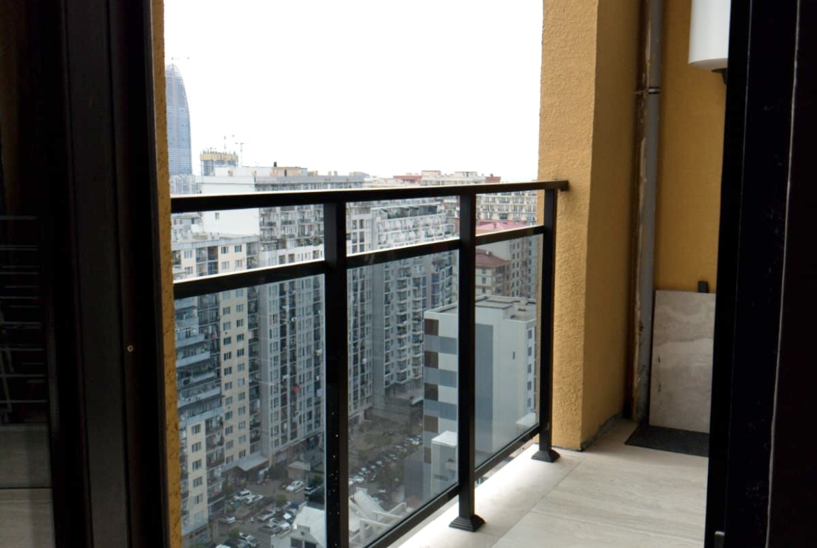 Three rooms apartment in New Line