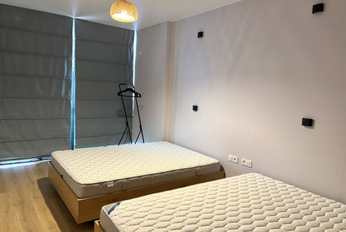 Three rooms apartment in New Line