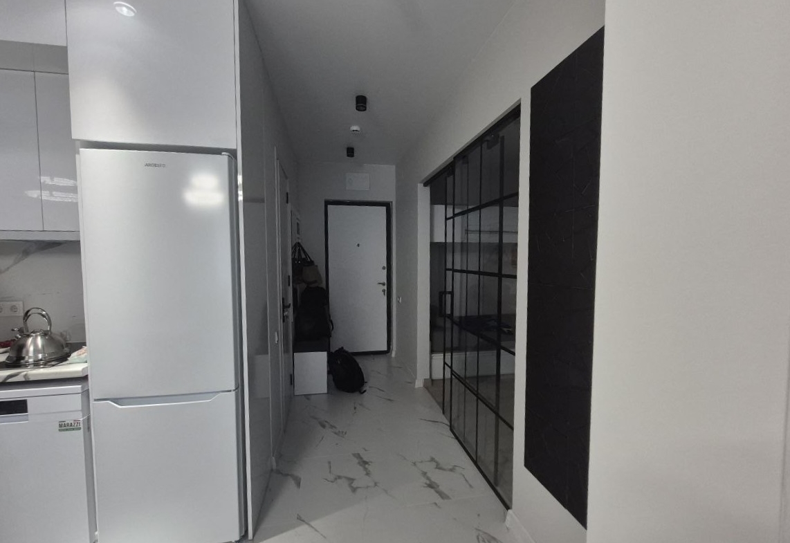 Three rooms apartment in Black Sea Towers