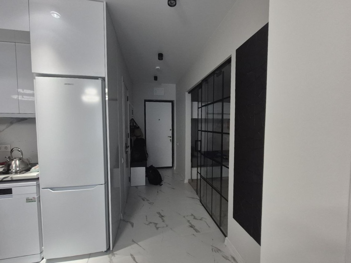 Three rooms apartment in Black Sea Towers