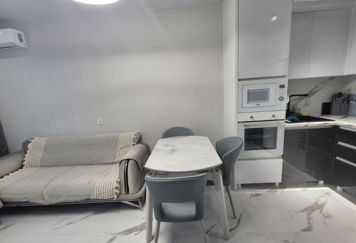 Three rooms apartment in Black Sea Towers
