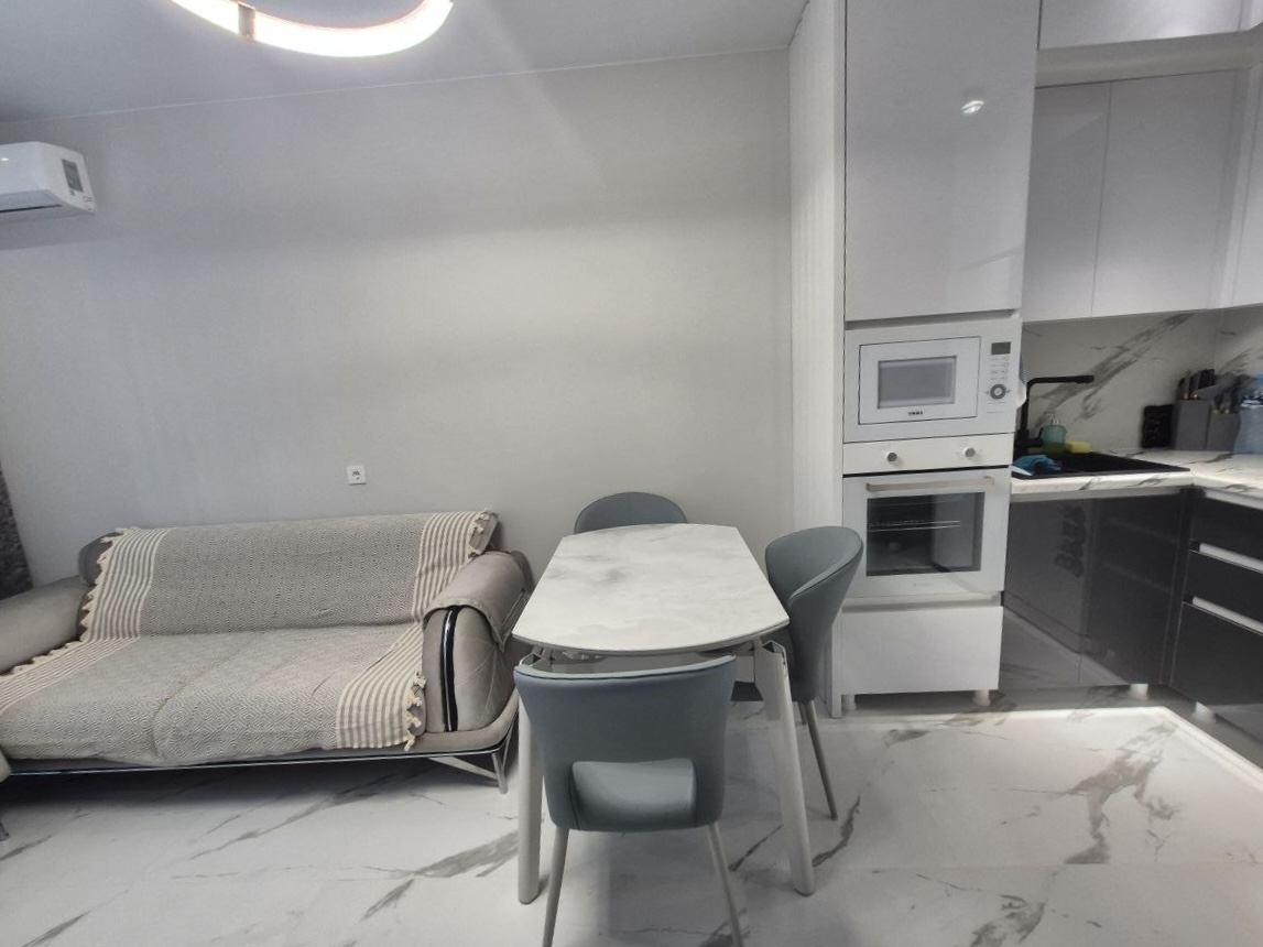 Three rooms apartment in Black Sea Towers