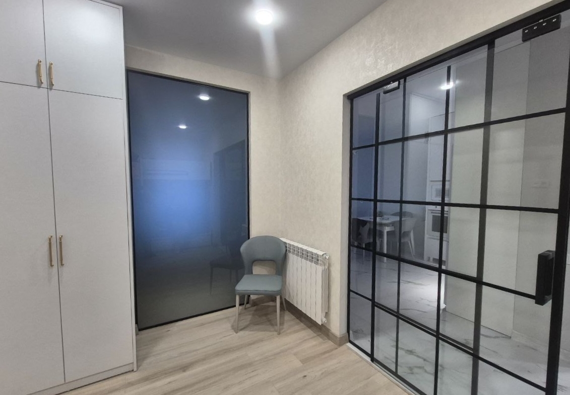 Three rooms apartment in Black Sea Towers