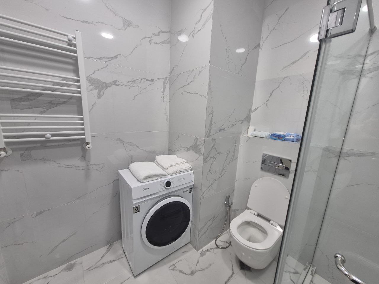 Three rooms apartment in Black Sea Towers