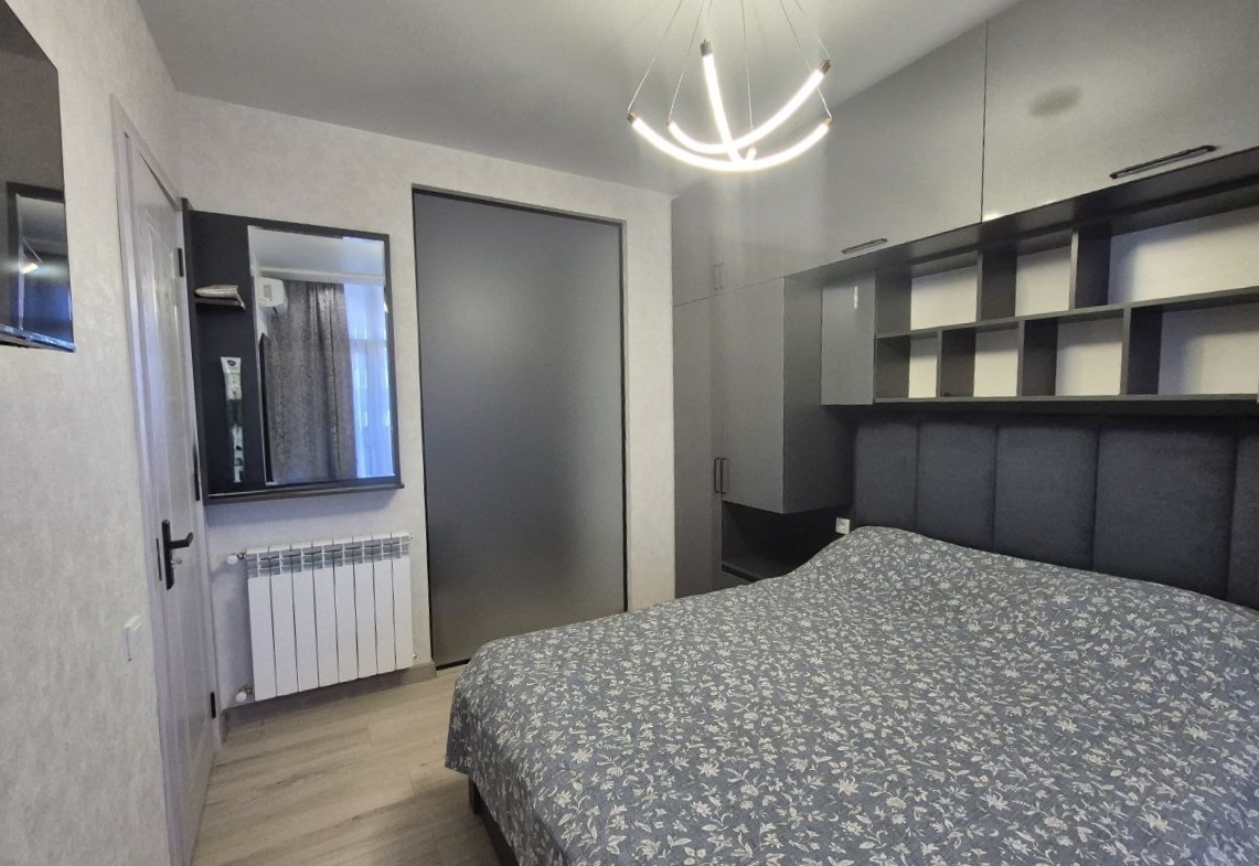 Three rooms apartment in Black Sea Towers