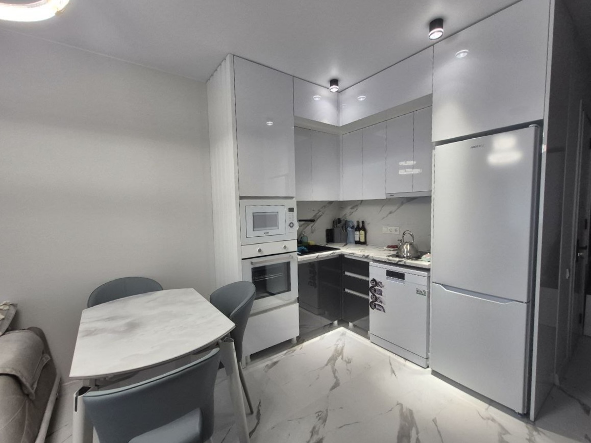 Three rooms apartment in Black Sea Towers