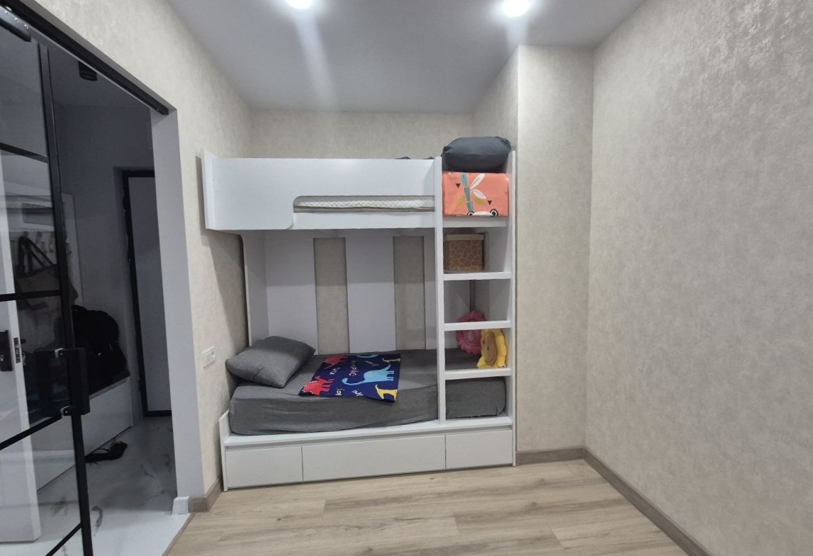 Three rooms apartment in Black Sea Towers