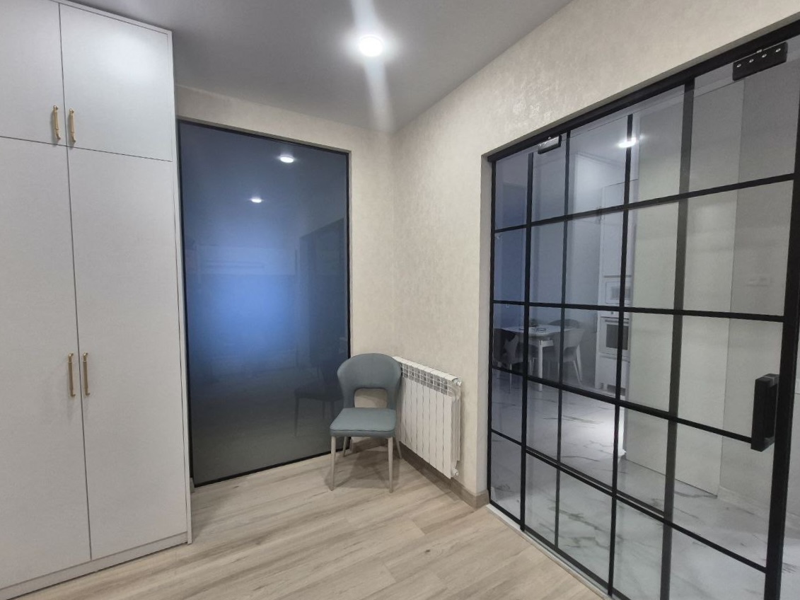 Three rooms apartment in Black Sea Towers