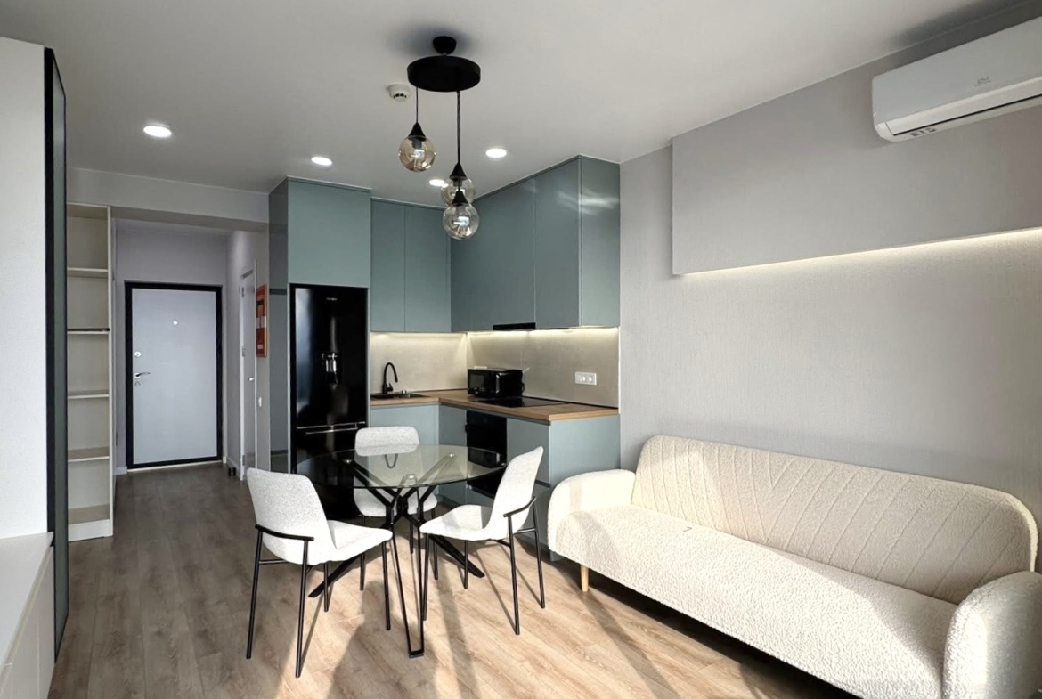 Three room apartment in Calligraphy Towers
