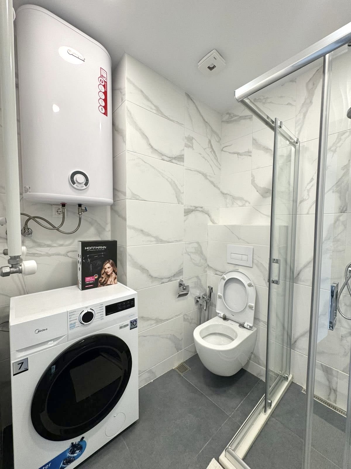 Three room apartment in Calligraphy Towers
