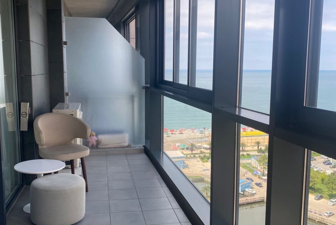 Two room apartment in Alliance Palace