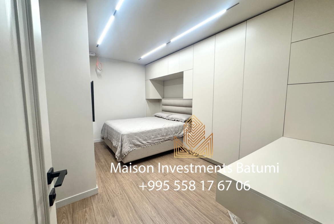 Three room apartment in Blue Sky Tower