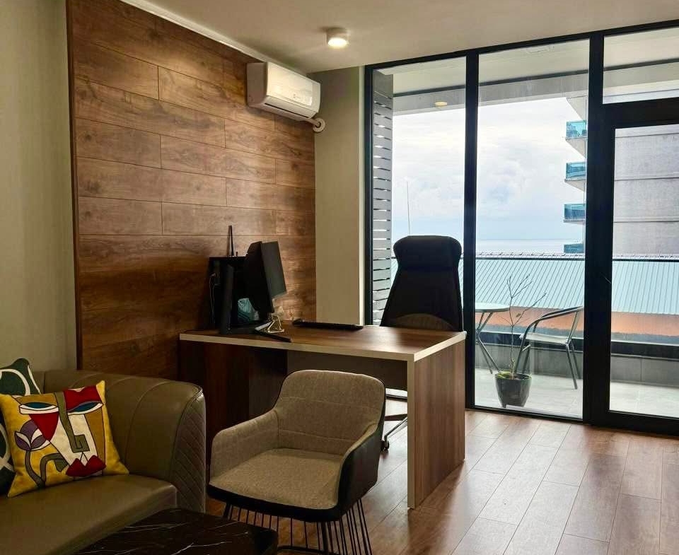 Office space for sale in Solis
