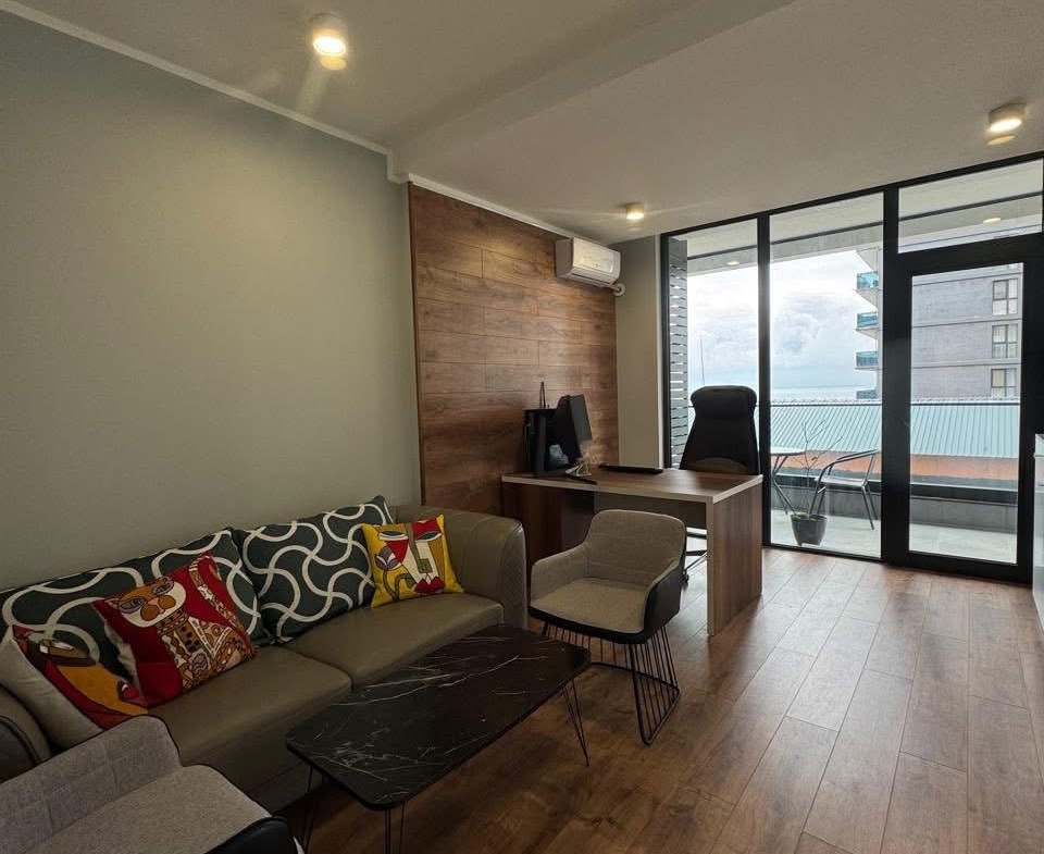 Office space for sale in Solis