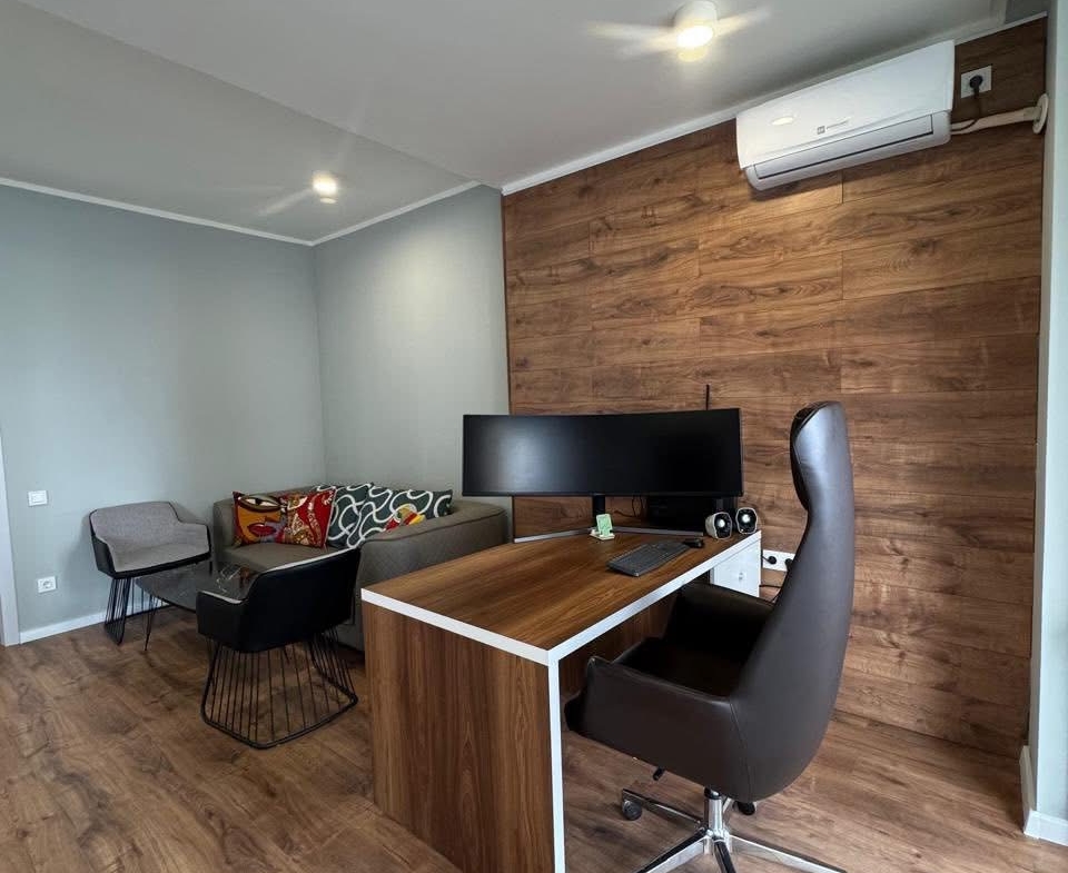 Office space for sale in Solis