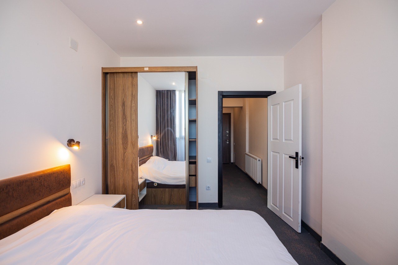Three room apartment in Sunrise Residence