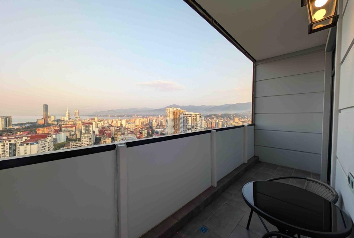 Two room apartment in Intourist Residence