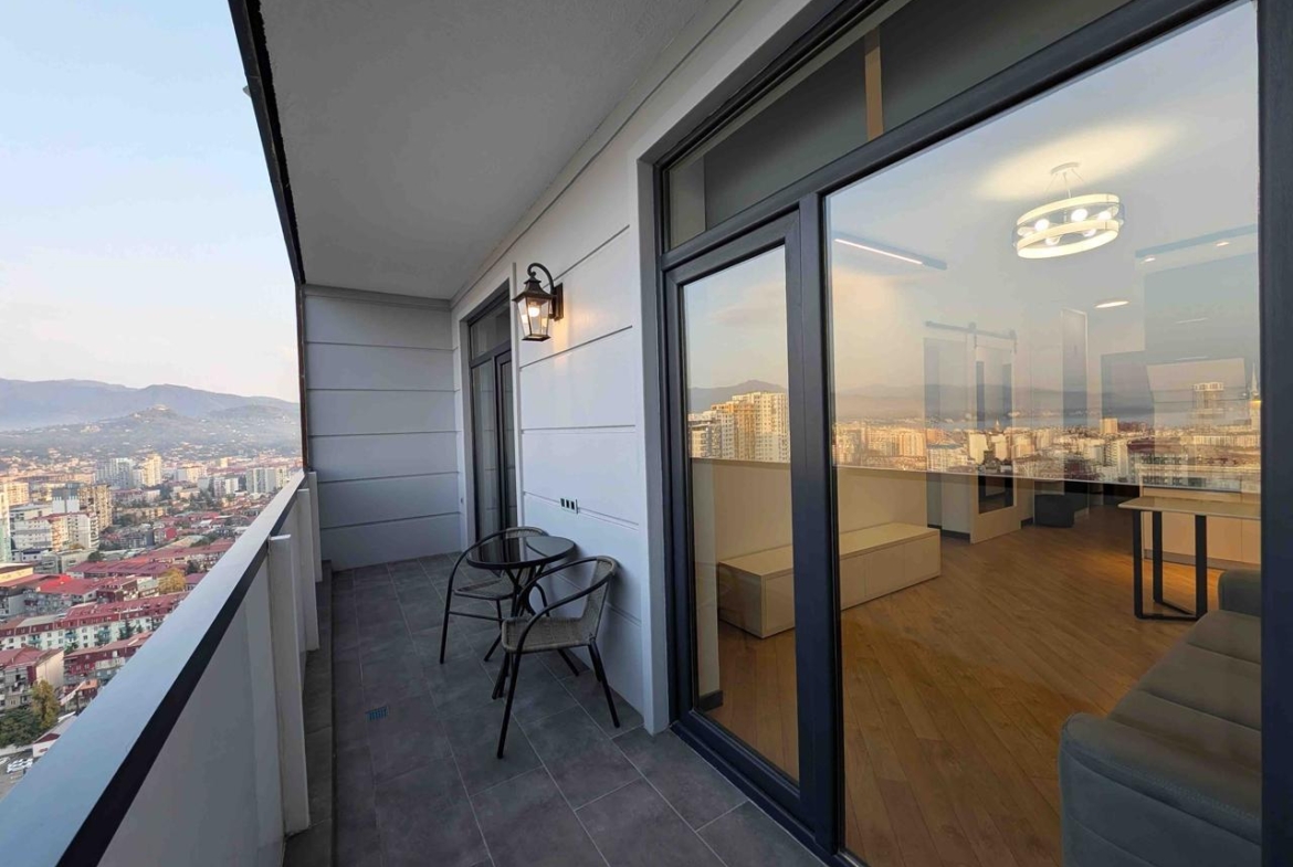 Two room apartment in Intourist Residence