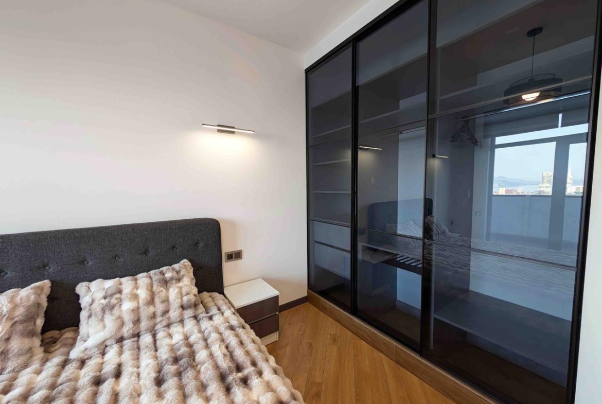 Two room apartment in Intourist Residence