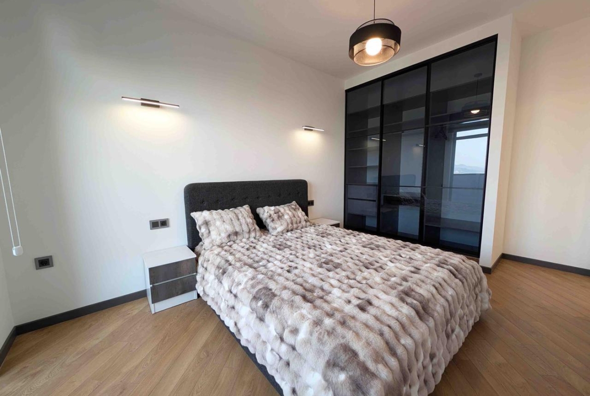 Two room apartment in Intourist Residence