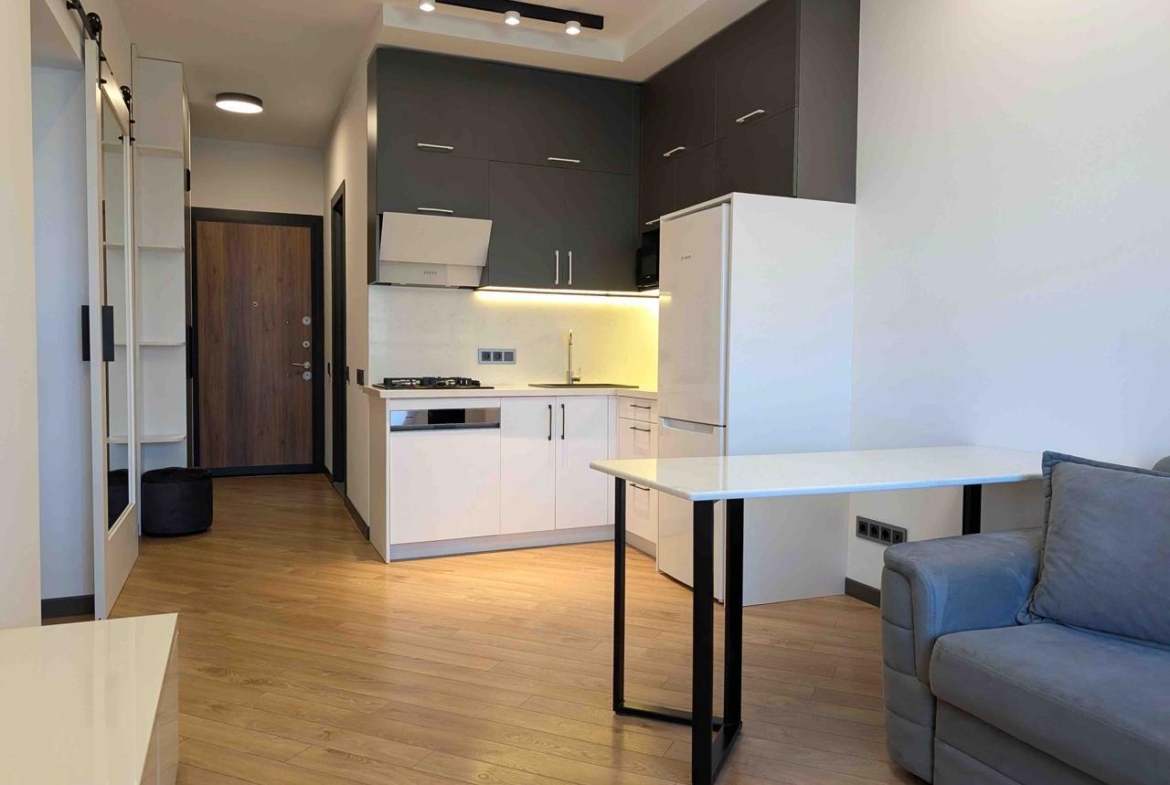 Two room apartment in Intourist Residence