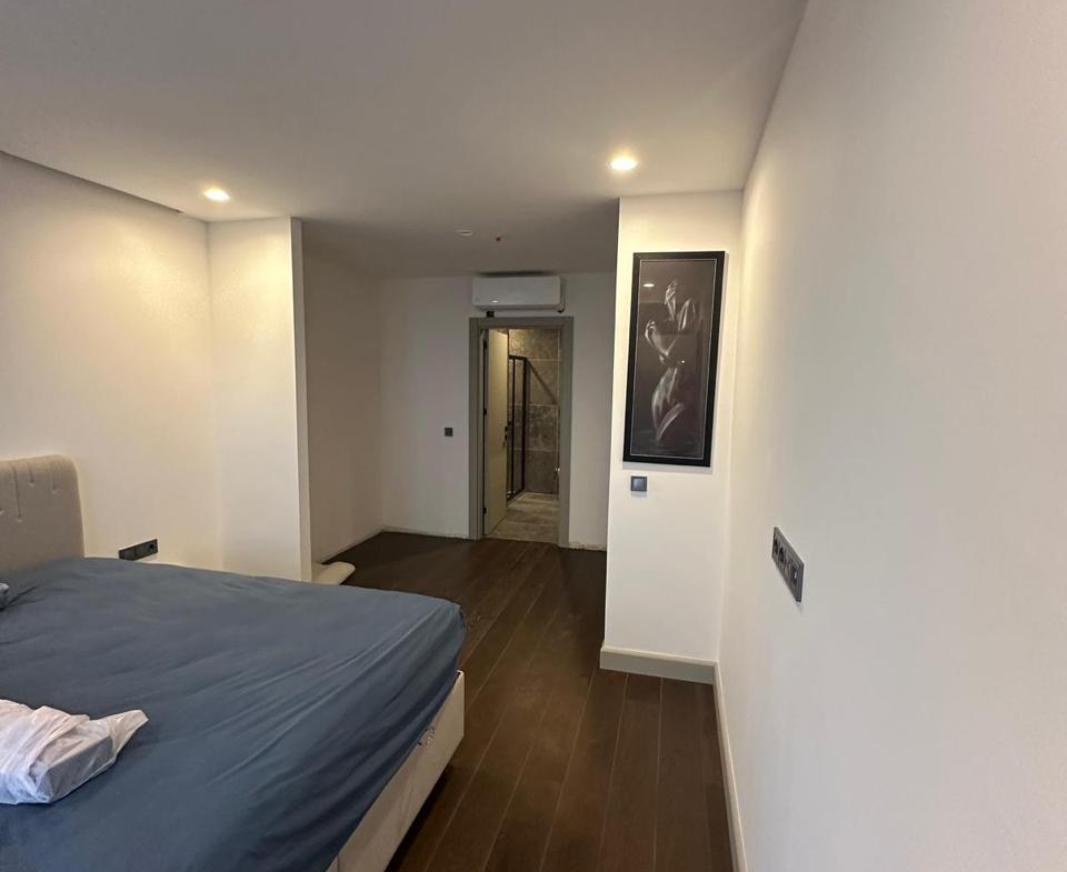 Three room apartment in Porta Tower