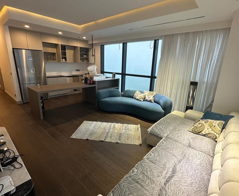 Three room apartment in Porta Tower