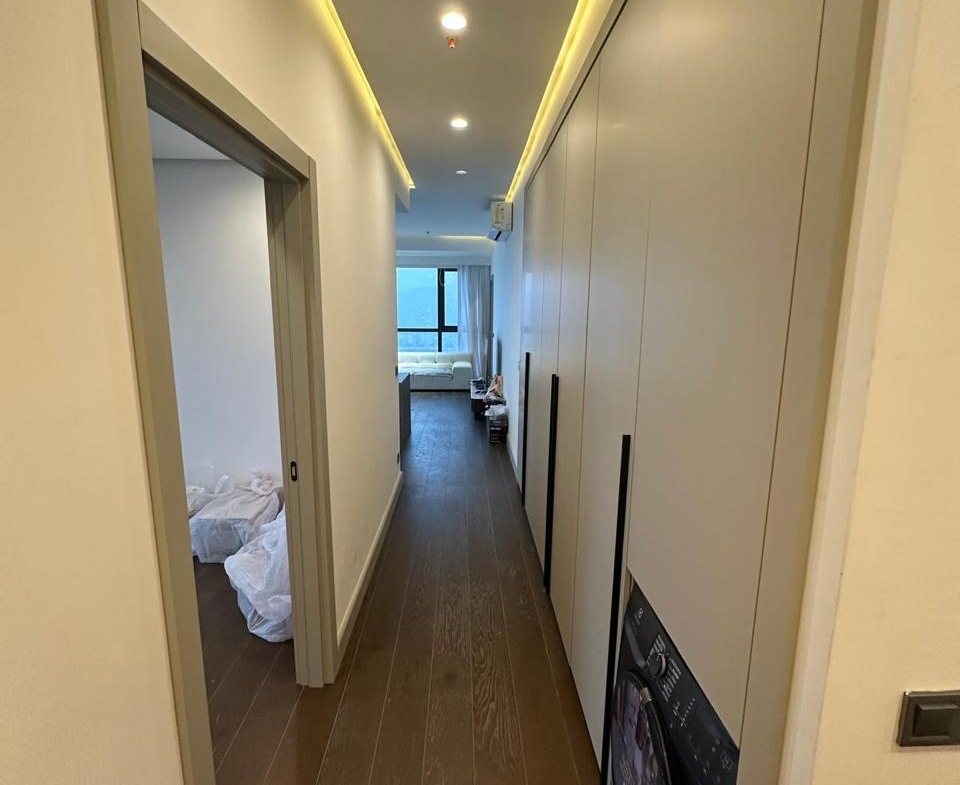 Three room apartment in Porta Tower