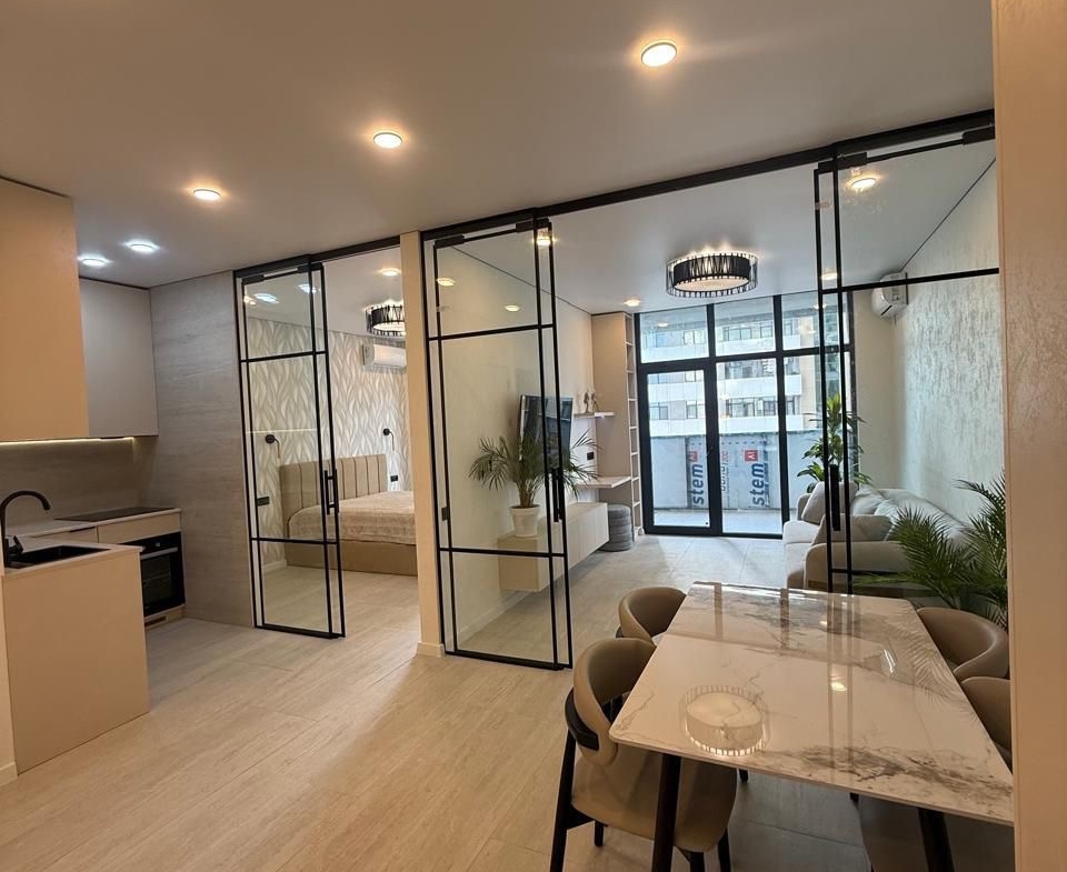 Three room apartment in Black Sea Towers