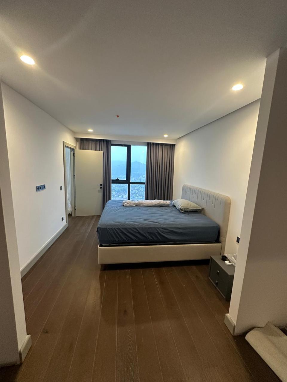 cc54fa59-c5c5-4dcb-9f4e-f26bdfacaa4d Three room apartment in Porta Tower