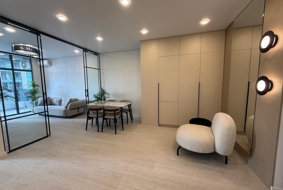 Three room apartment in Black Sea Towers