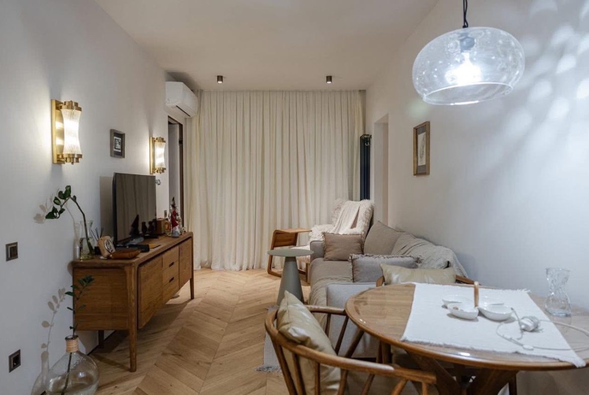 Three room apartment in Black Sea Towers