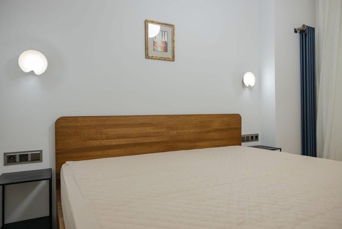 Three room apartment in Black Sea Towers