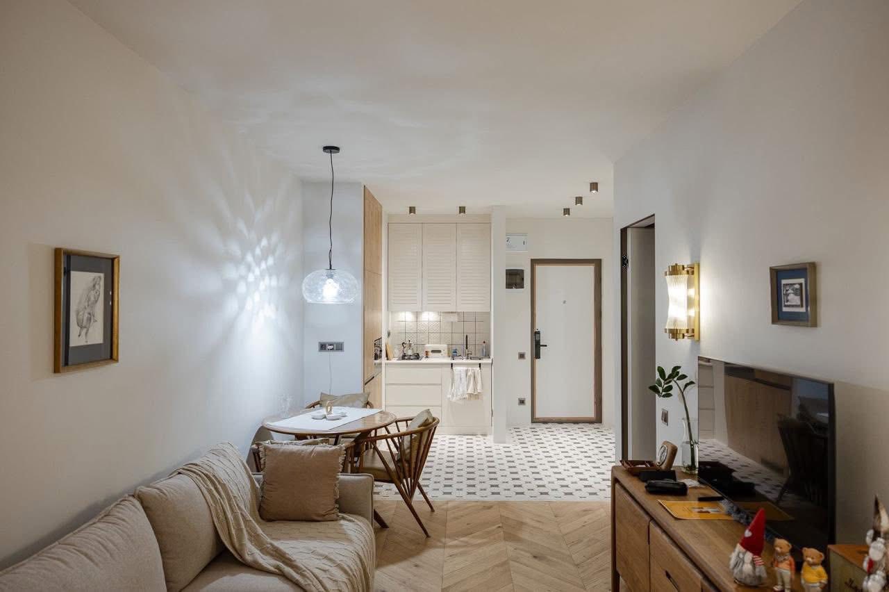 Three room apartment in Black Sea Towers