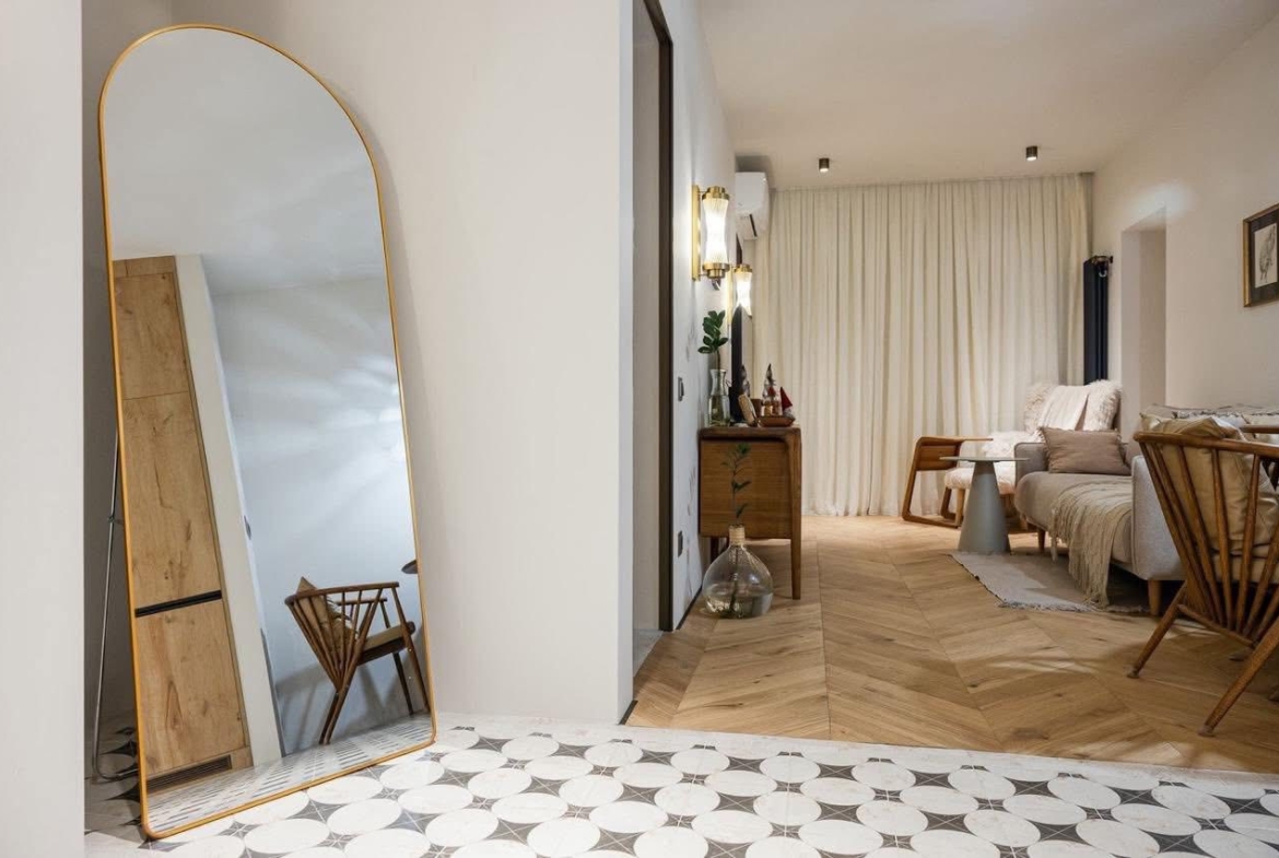 Three room apartment in Black Sea Towers