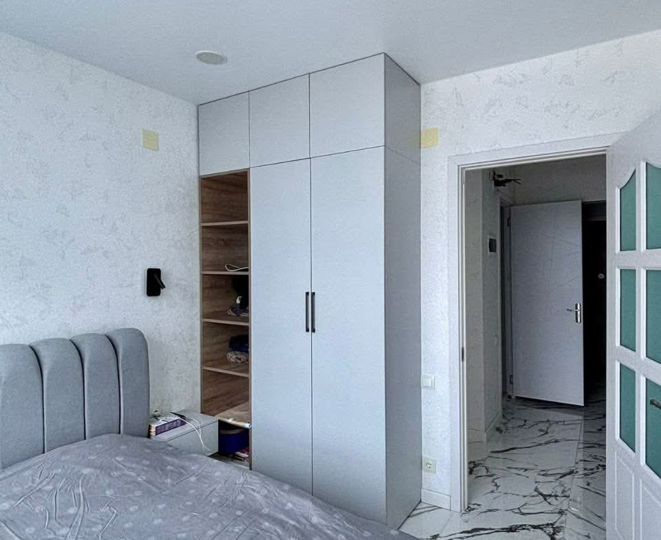 Three room apartment in Sunrise Residence