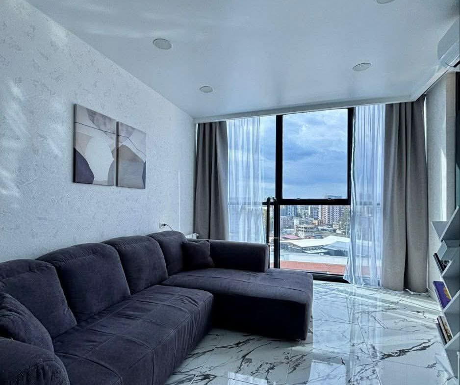 Three room apartment in Sunrise Residence