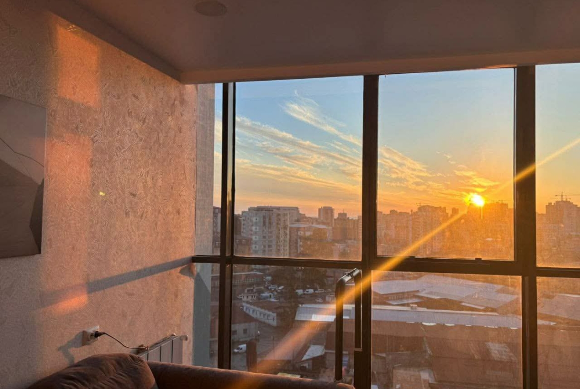 Three room apartment in Sunrise Residence