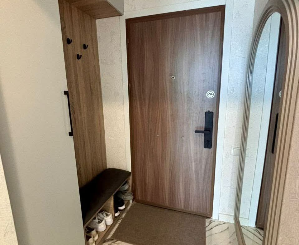 Three room apartment in Sunrise Residence