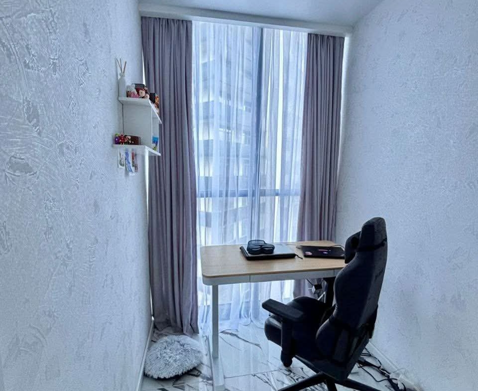 Three room apartment in Sunrise Residence