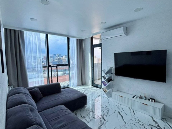 Three room apartment in Sunrise Residence