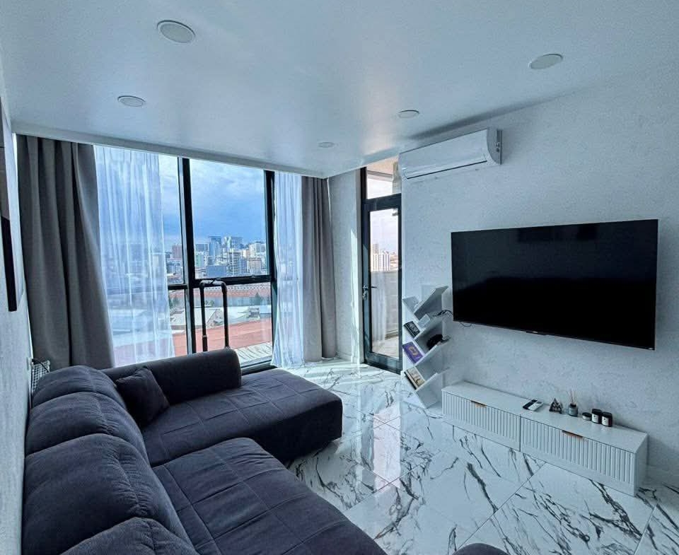 Three room apartment in Sunrise Residence