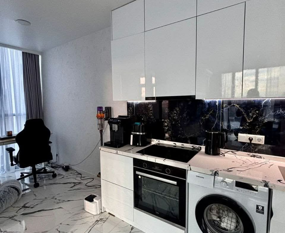 Three room apartment in Sunrise Residence