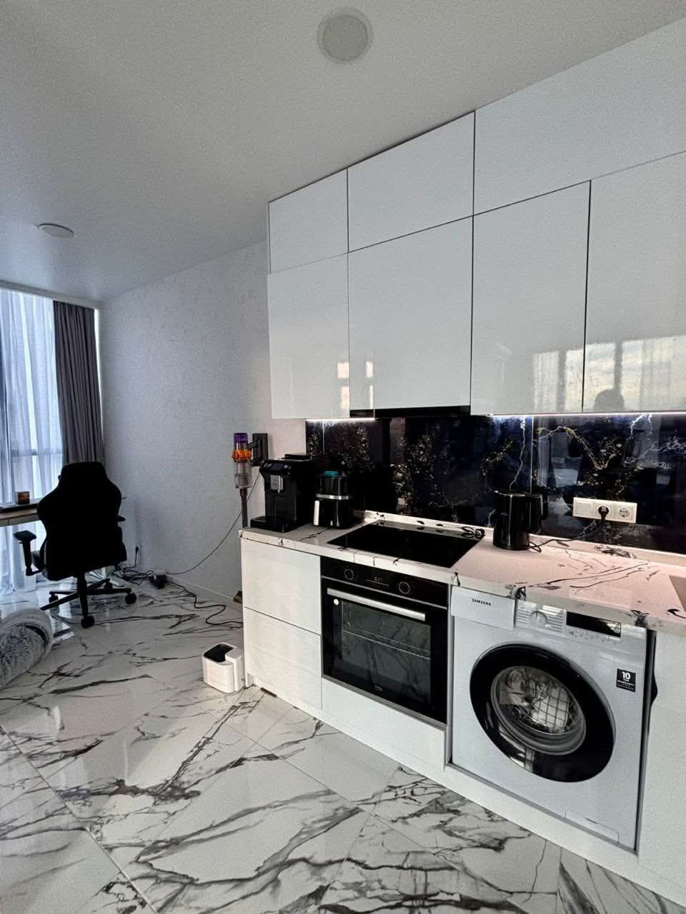 Three room apartment in Sunrise Residence
