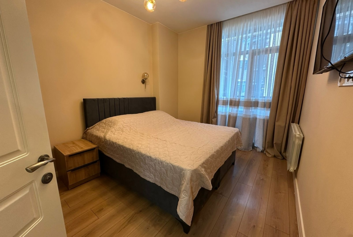 Three room apartment in Intourist Residence