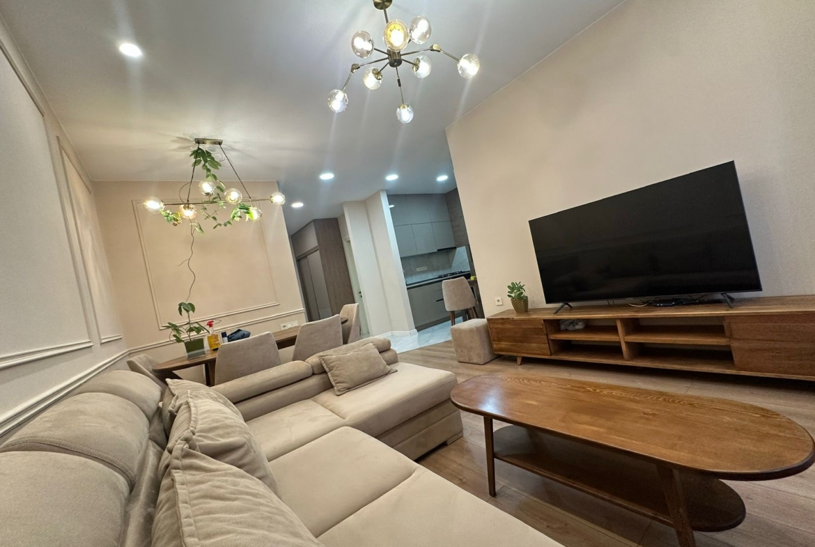 Three room apartment in Intourist Residence