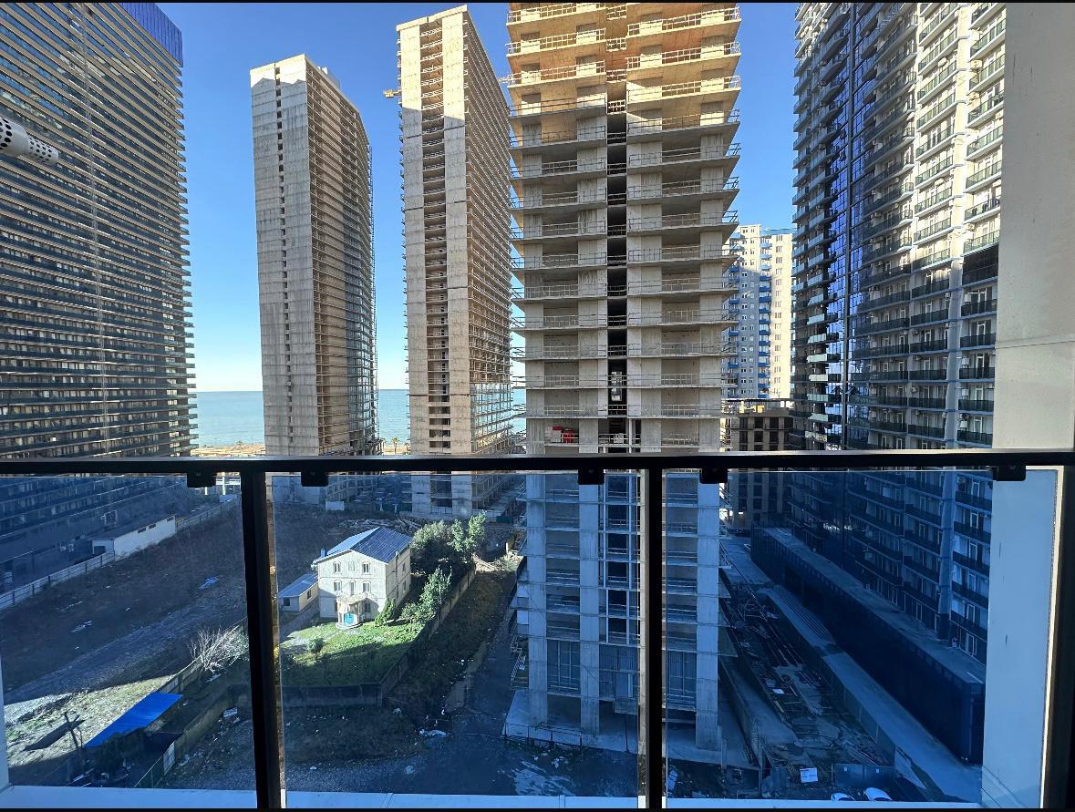 Studio for sale in Komunna Tower