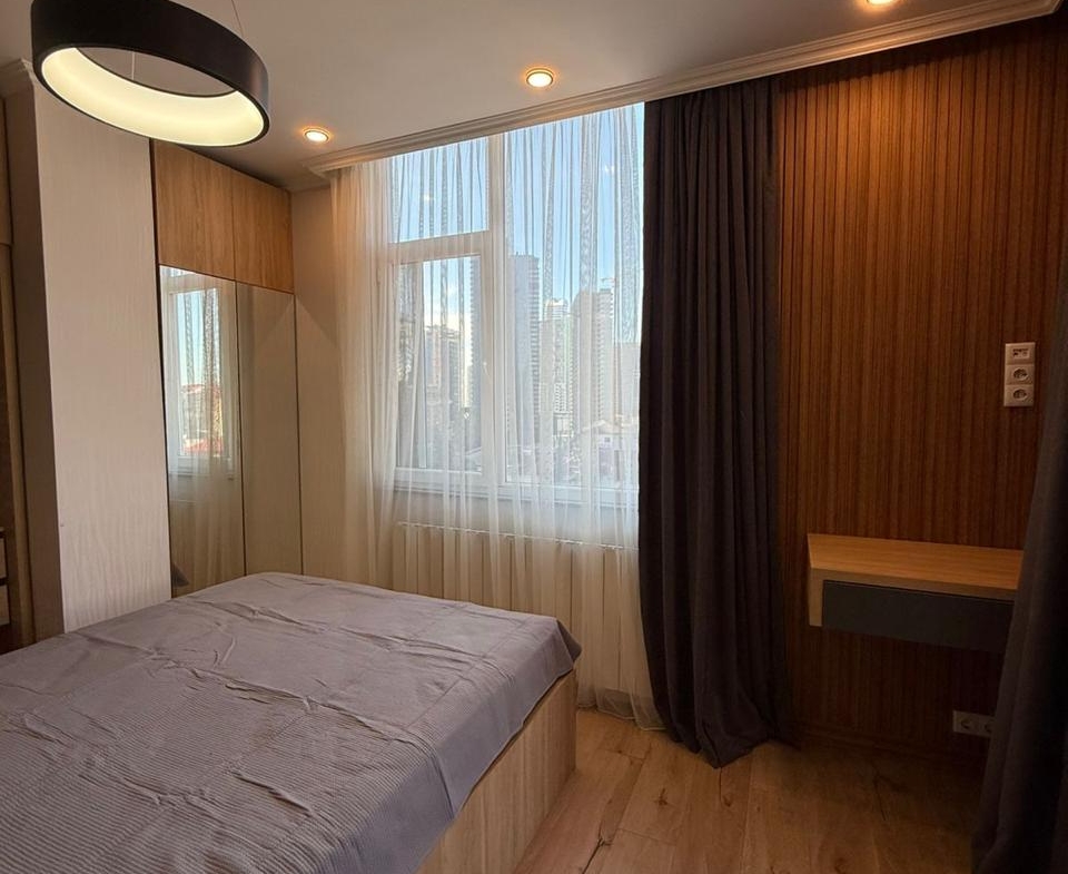Studio for sale on Alley of Heroes