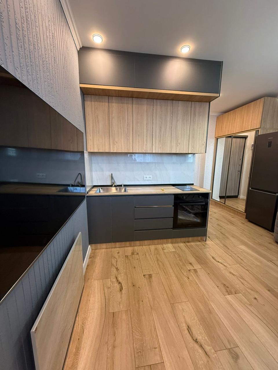Studio for sale on Alley of Heroes