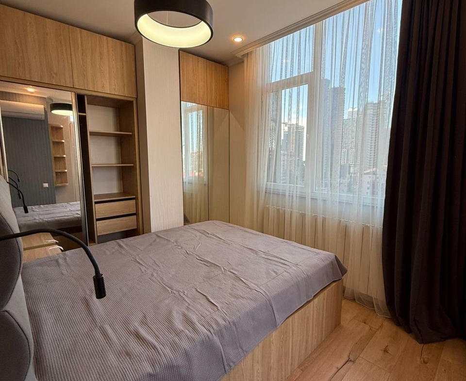 Studio for sale on Alley of Heroes